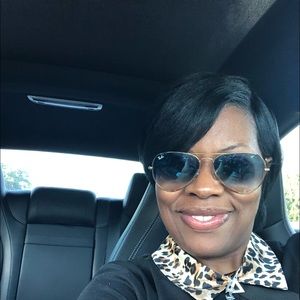 Meet your Posher, Timisha